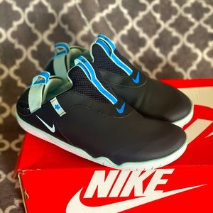 Nike zoom pulse shows women’s sz 8.5